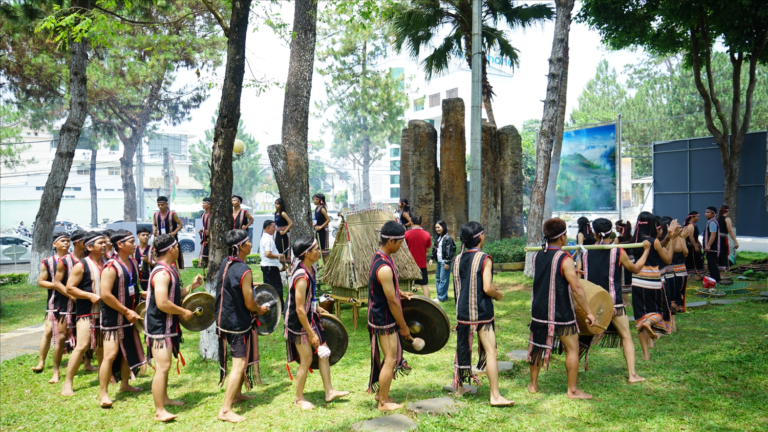 Ngày hội Văn hóa các dân tộc tỉnh thu hút gần 1.000 nghệ nhân tham gia