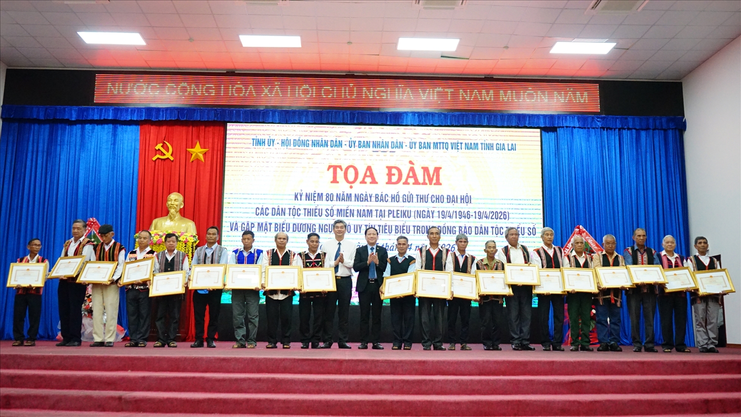 (Bài PV) Kỷ niệm 80 năm Ngày Bác Hồ gửi thư cho Đại hội các DTT miền Nam tại Pleiku: Đoàn kết các dân tộc - động lực để phát triển bền vững 6