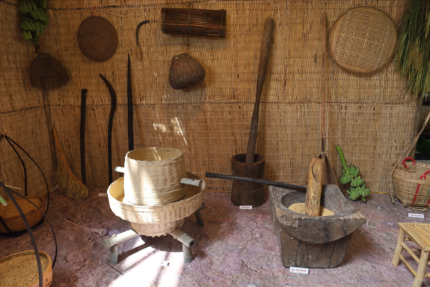 Một góc trưng bày tại Bảo tàng Lúa nước
