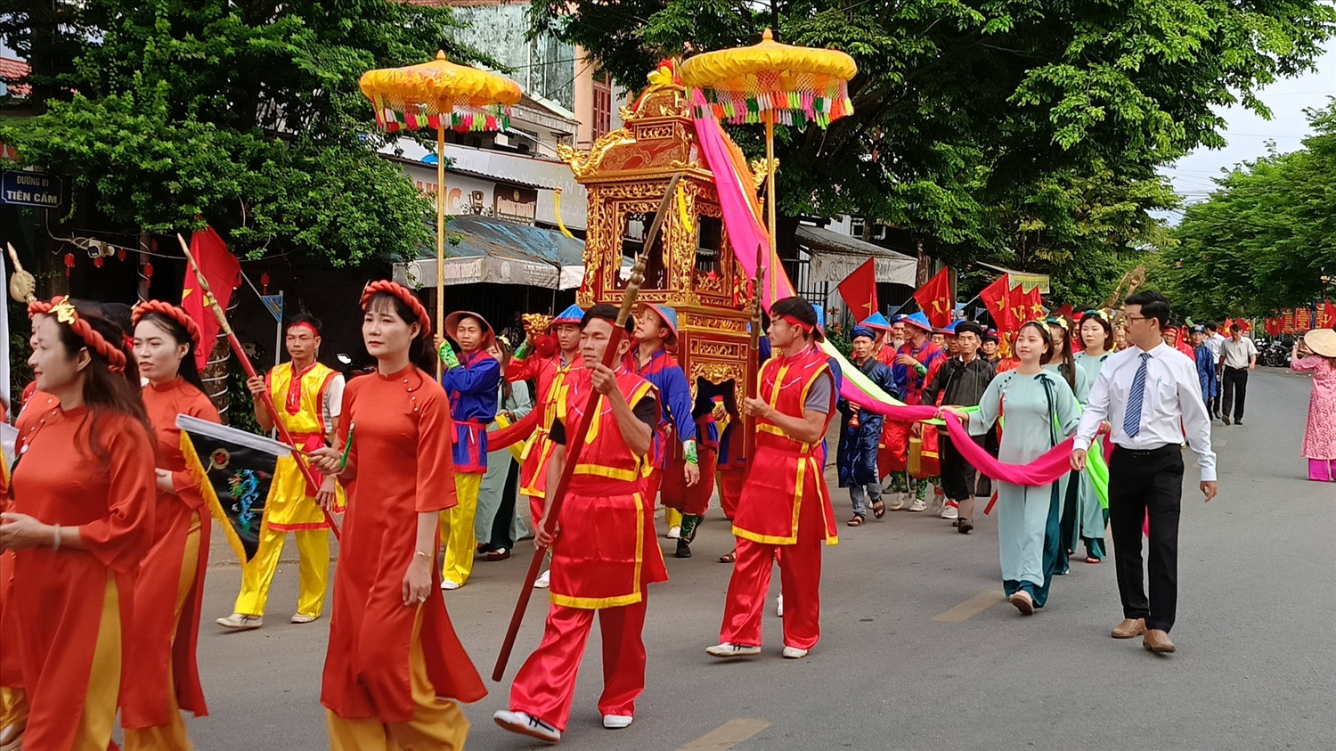 Lễ hội Kỳ Yên nhằm bày tỏ sự thành kính đối với các bậc tiền nhân có công với làng. (Ảnh DL)