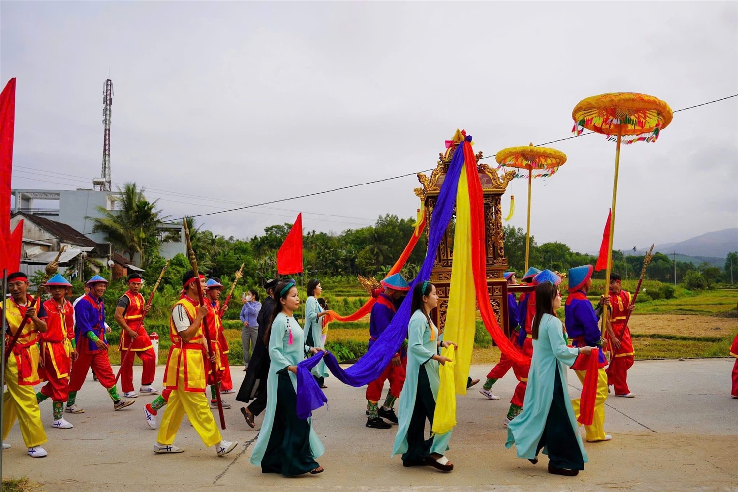 Lễ rước sắc ở làng Hội An, xã Sơn Cẩm Hà là một trong những nghi thức đặc sắc của địa phương. 