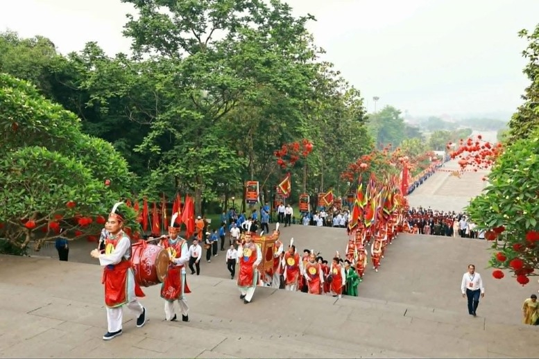 Trang nghiêm Lễ dâng hương tưởng niệm các Vua Hùng trên đỉnh núi Nghĩa Lĩnh - Ảnh: TTXVN