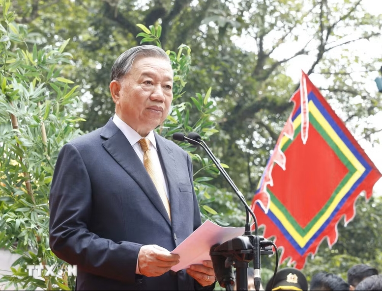 Tổng Bí thư, Chủ tịch nước nêu rõ, đất nước ta nay đã đàng hoàng hơn, to đẹp hơn, nhưng còn rất nhiều khó khăn thách thức, do đó càng cần tinh thần Hùng Vương, tinh thần biết dựa vào nhau, cùng nhau vượt khó - Ảnh: TTXVN