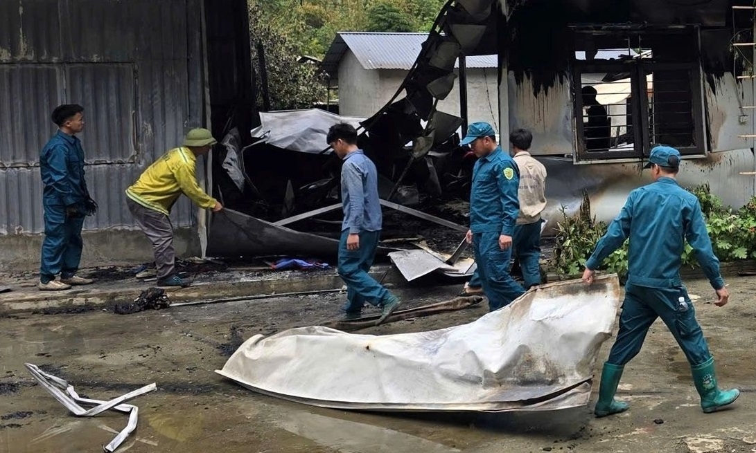 Hiện trường nơi xảy ra vụ cháy nhà khiến 3 trẻ nhỏ tử vong (Ảnh Trọng Bảo)