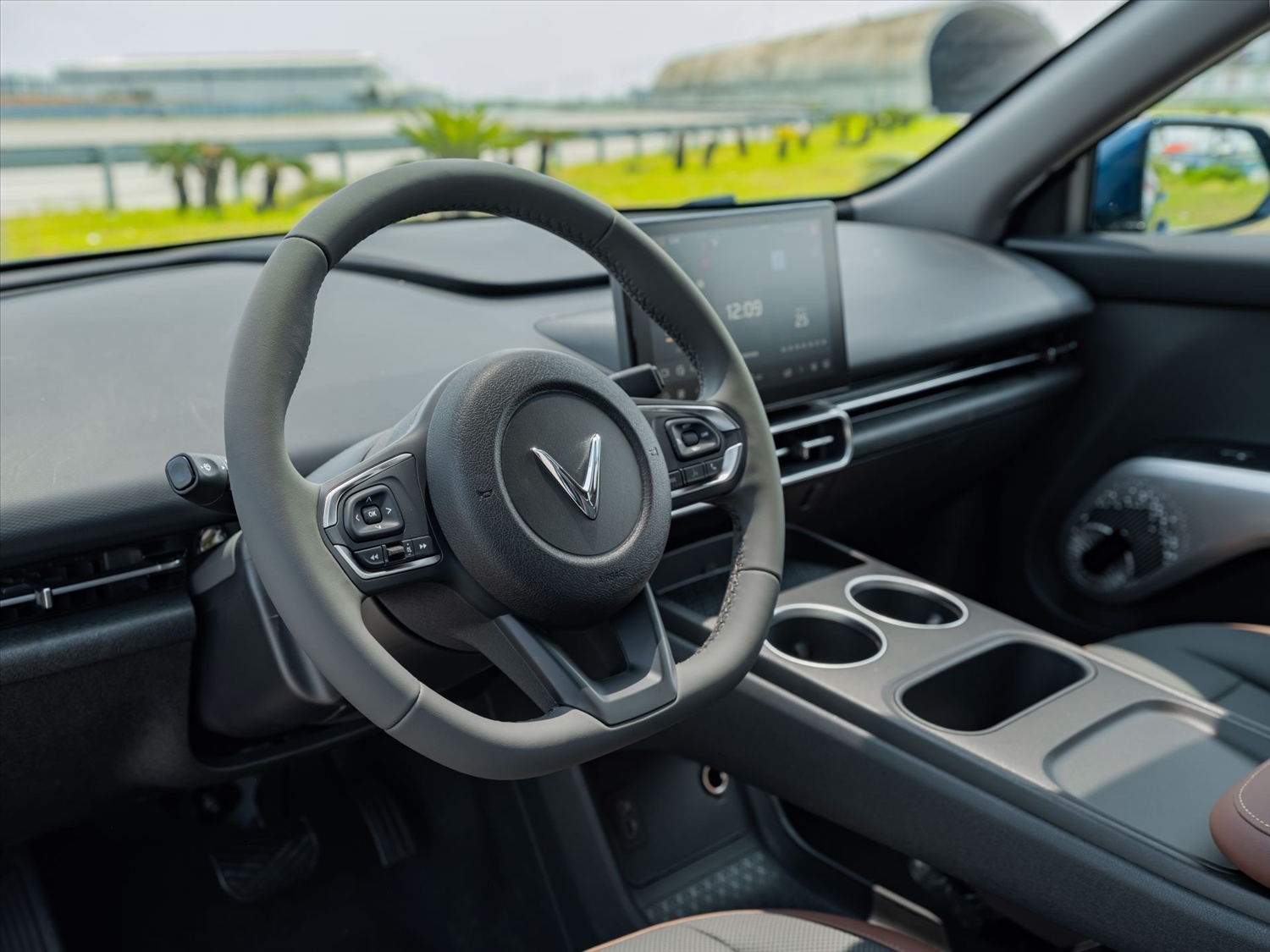 VinFast VF MPV 7 - “Món hời” cho gia đình thích du lịch 1