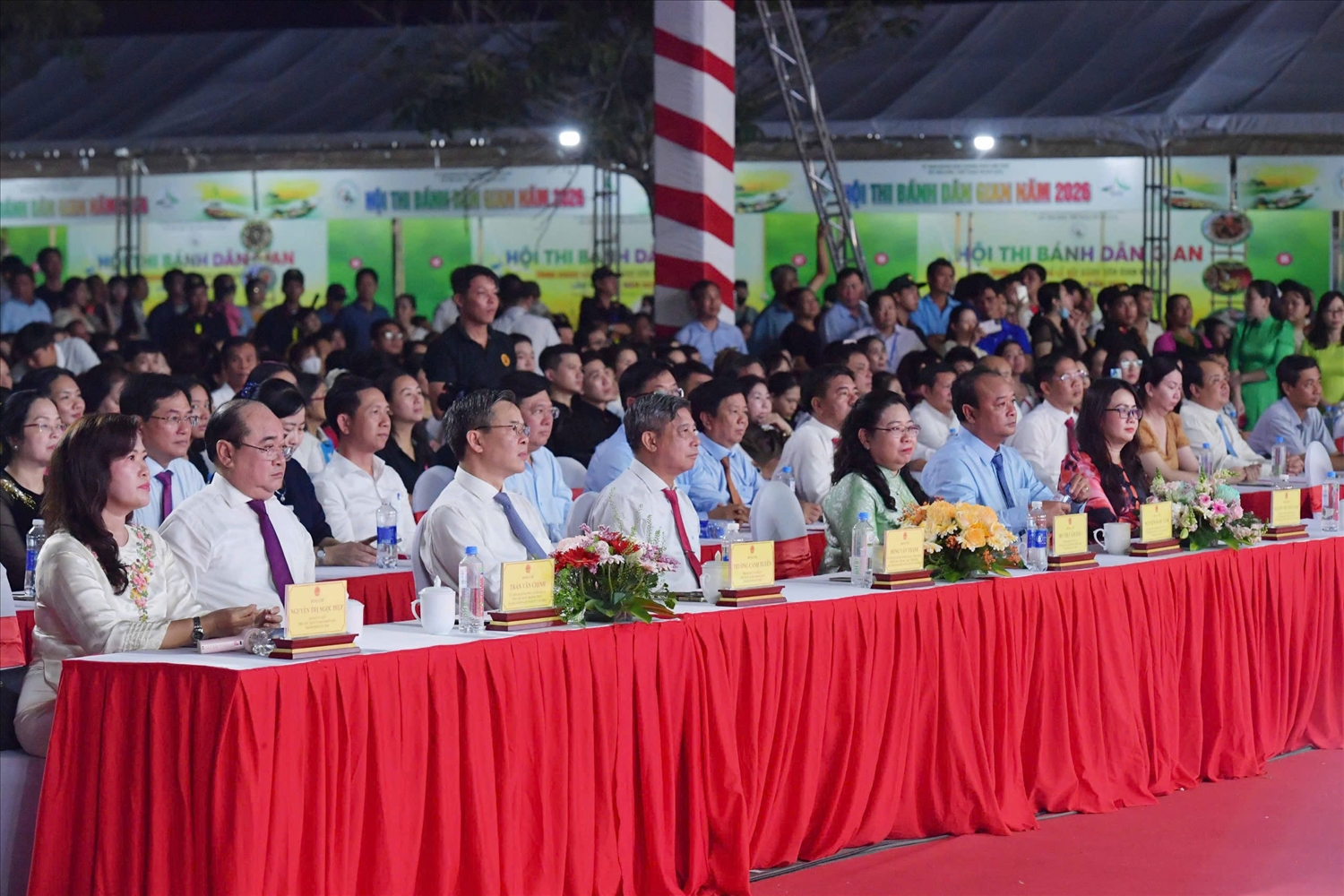 Các đại biểu tham dự khai mạc lễ hội