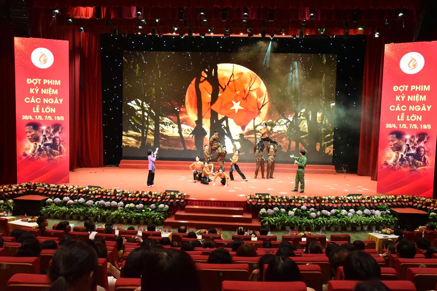 Các bộ phim không chỉ tái hiện chiều sâu lịch sử, văn hóa mà còn phản ánh sinh động đời sống đương đại