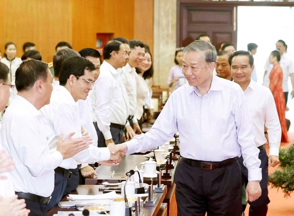 Tổng Bí thư, Chủ tịch nước Tô Lâm và các đại biểu. (Ảnh: TTXVN)