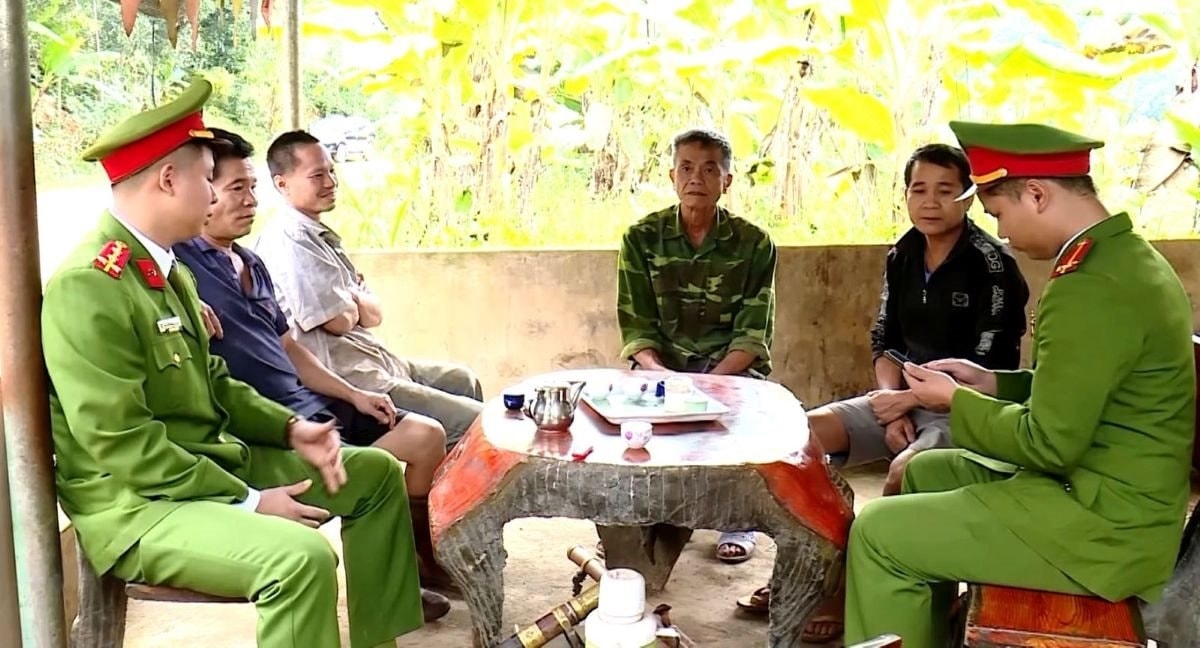 Công an xã Yên Thắng hoàn thành 100% cấp Căn cước cho công dân từ 6 tuổi trở lên, trở thành địa phương đầu tiên của Thanh Hóa đạt kết quả này