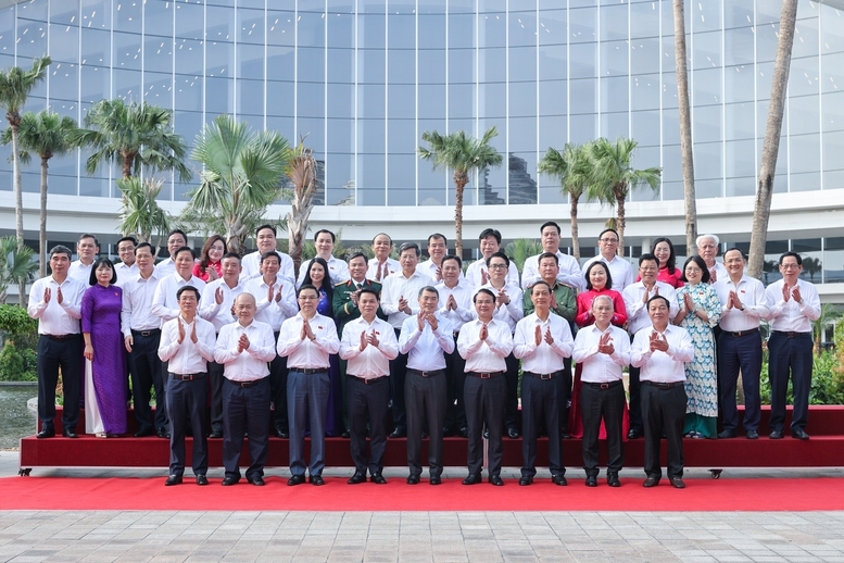 Thủ tướng và các đại biểu dự Hội nghị - Ảnh: VGP/Nhật Bắc