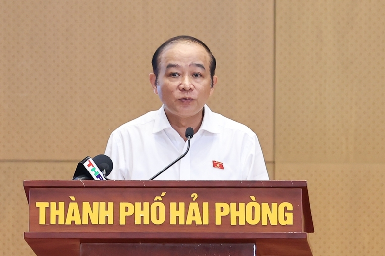 Phó Trưởng đoàn ĐBQH Hải Phòng Lã Thanh Tân thông báo kết quả Kỳ họp thứ Nhất - Ảnh: VGP/Nhật Bắc