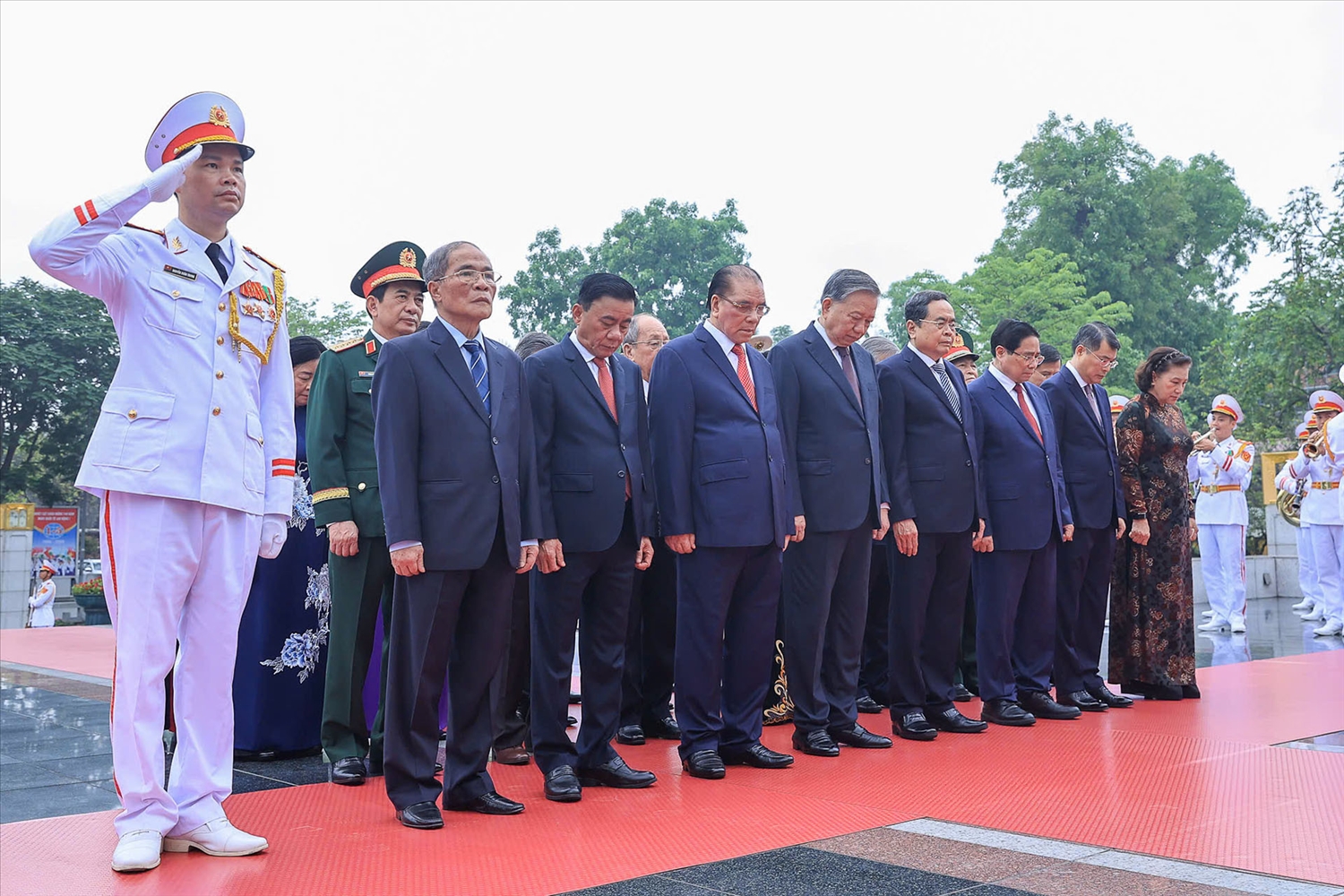 Lãnh đạo Đảng, Nhà nước vào Lăng viếng Chủ tịch Hồ Chí Minh nhân dịp 30/4 11