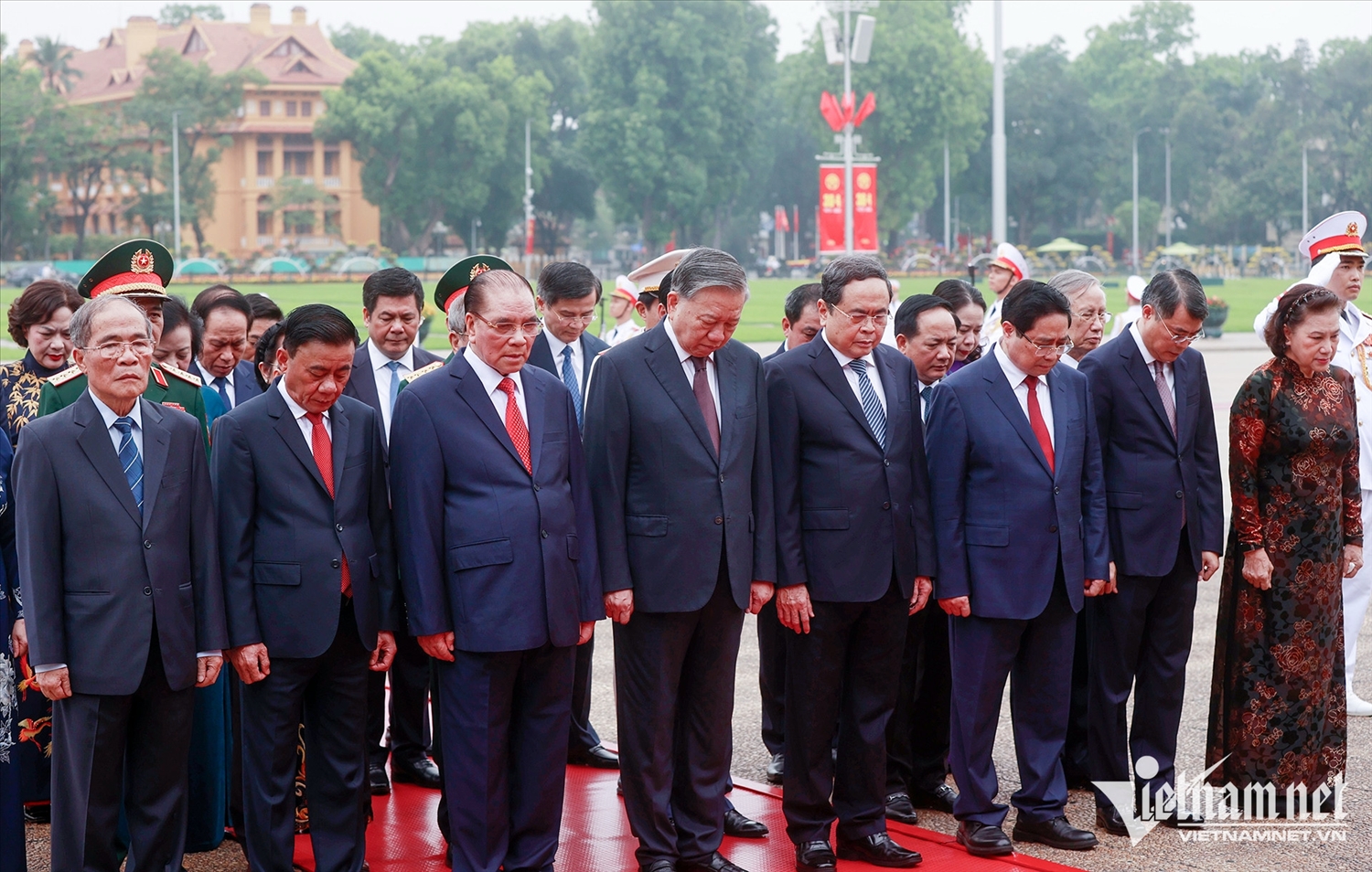 Lãnh đạo Đảng, Nhà nước thành kính tưởng niệm Chủ tịch Hồ Chí Minh
