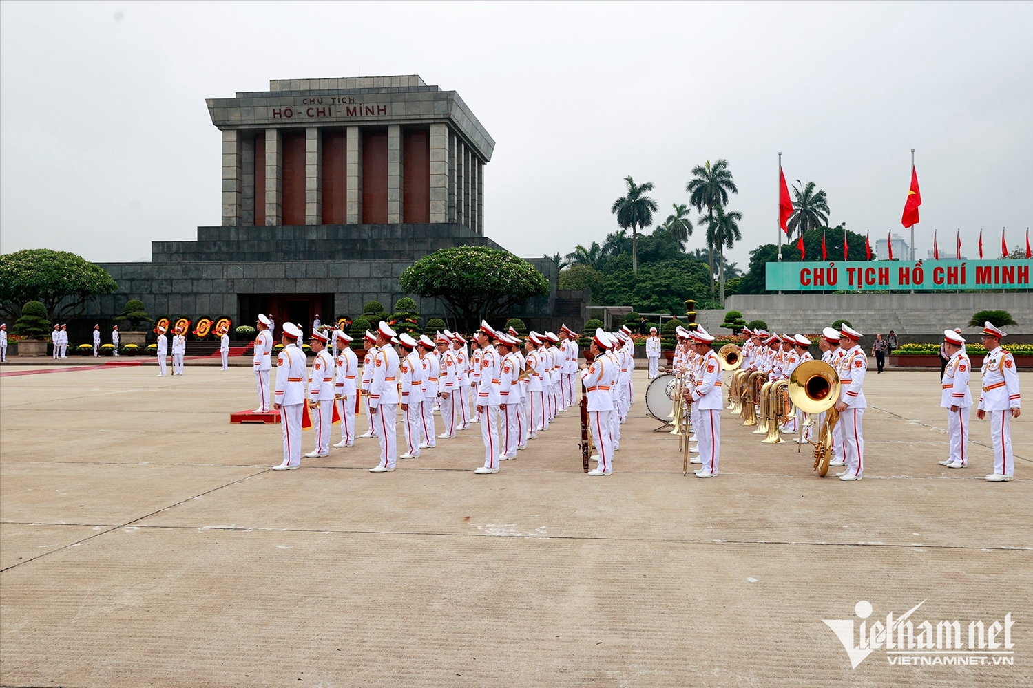 Lãnh đạo Đảng, Nhà nước vào Lăng viếng Chủ tịch Hồ Chí Minh nhân dịp 30/4 8