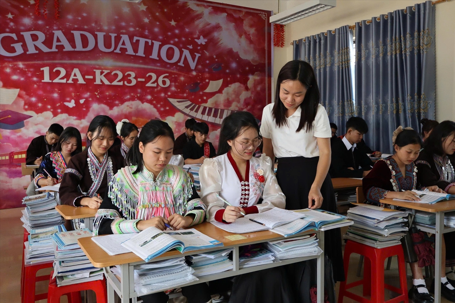 Chính sách hỗ trợ giúp học sinh vùng cao Lai Châu yên tâm ôn thi để đạt kết quả cao nhất (Ảnh Báo LC)