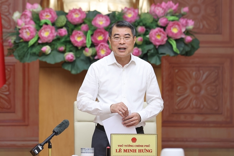 Thủ tướng Lê Minh Hưng ghi nhận, biểu dương và đánh giá cao nỗ lực và những kết quả quan trọng đạt được của Bộ Tài chính - Ảnh: VGP/Nhật Bắc