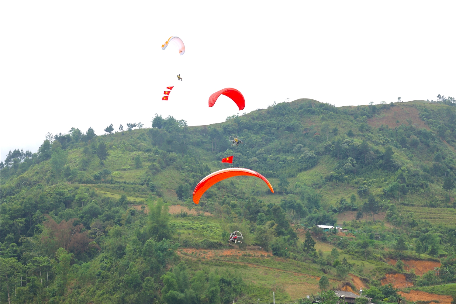 Festival dù lượn 'Bay trên mùa nước đổ Tú Lệ năm 2026' hứa hẹn sẽ để lại nhiều ấn tượng tốt đẹp, góp phần lan tỏa hình ảnh một Tú Lệ thân thiện, giàu bản sắc trên bản đồ du lịch Việt Nam.