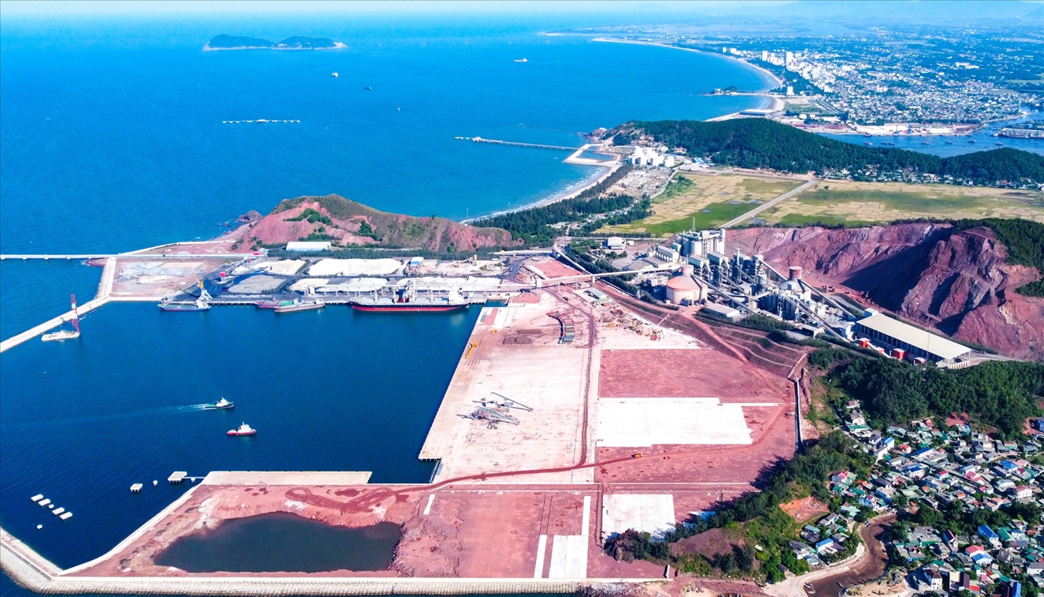  Cảng nước sâu Cửa Lò – Nghệ An - một trong 12 công trình trọng điểm được đầu tư 7.300 tỷ đồng