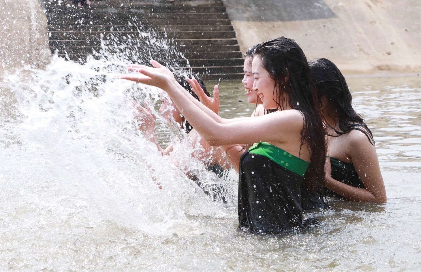 Lễ hội Then Kin Pang ở Lai Châu được biết tới là lễ hội té nước lớn nhất của Việt Nam. (Ảnh: Trọng Bảo)