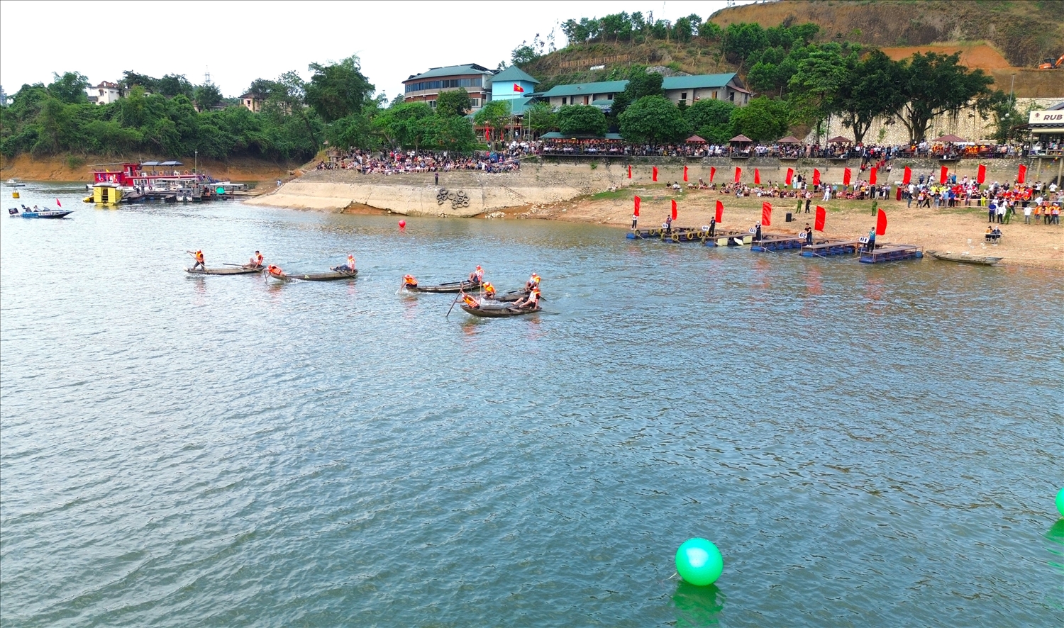 Nội dung đôi nam quyết tâm ngay từ điểm xuất phát