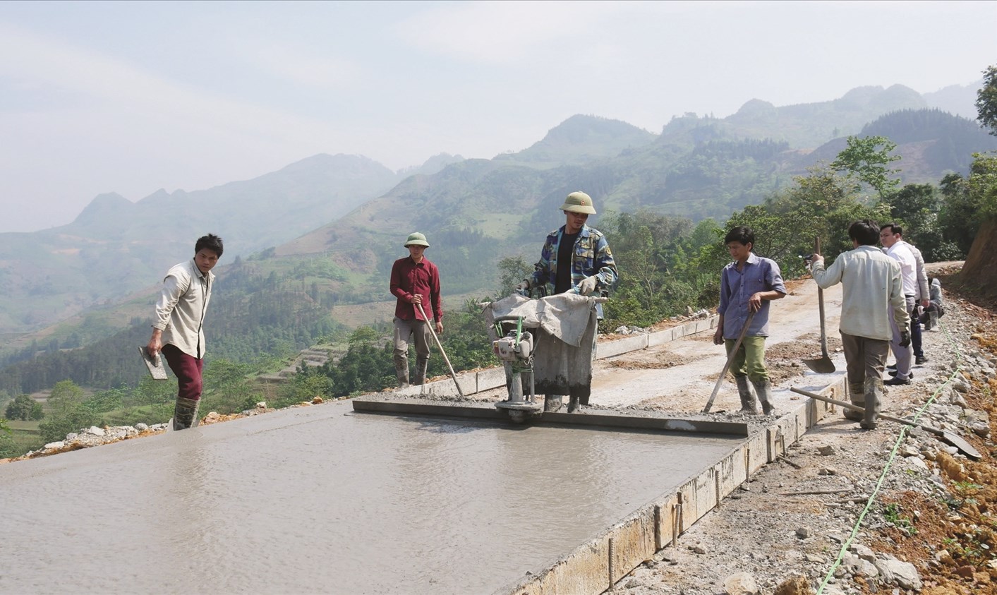 Phát triển giao thông nông thôn khó khăn nhất vẫn là khâu giải phóng mặt bằng