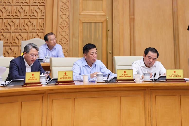 Lãnh đạo các bộ, ngành dự Hội nghị - Ảnh: VGP/Nhật Bắc