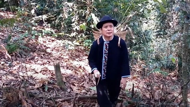 Ông Triệu Văn Lĩu – Bí thư chi bộ, Trưởng bản Hạ Sơn trên con đường rừng năm xưa từng cõng nhà xuống núi, mở lối ấm no cho bản làng.