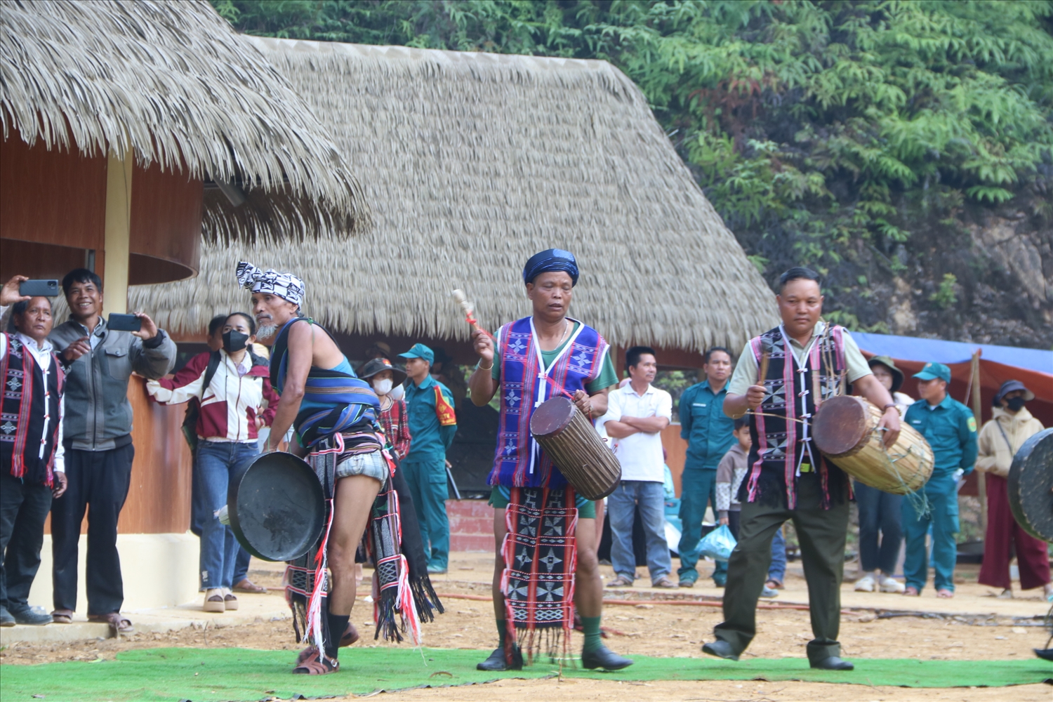Lễ hội khai năm tạ ơn rừng nhằm cầu một năm bình an, mưa thuận gió hoà. (Ảnh HT)