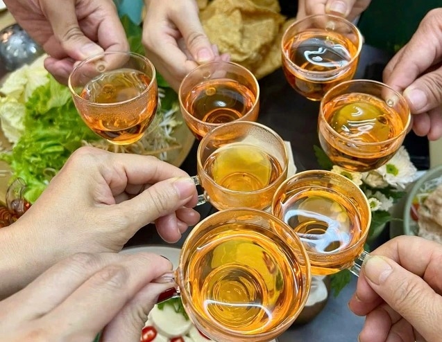 Xúi giục, kích động, lôi kéo người khác uống rượu, bia, mức phạt tiền từ 500.000 đồng - 1 triệu đồng (Ảnh MH).