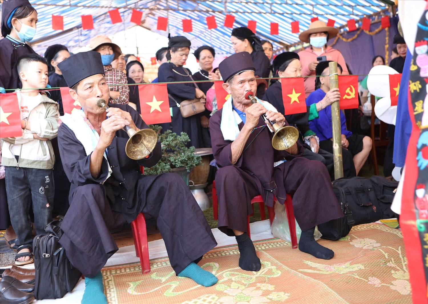 Em kg tin: Giữa Tây Nguyên, người Nùng An mở lễ hội Thanh Minh 6