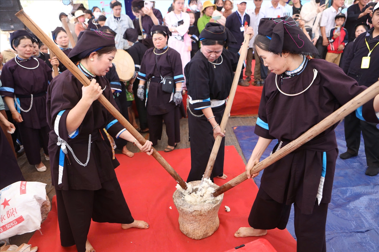 Em kg tin: Giữa Tây Nguyên, người Nùng An mở lễ hội Thanh Minh 9