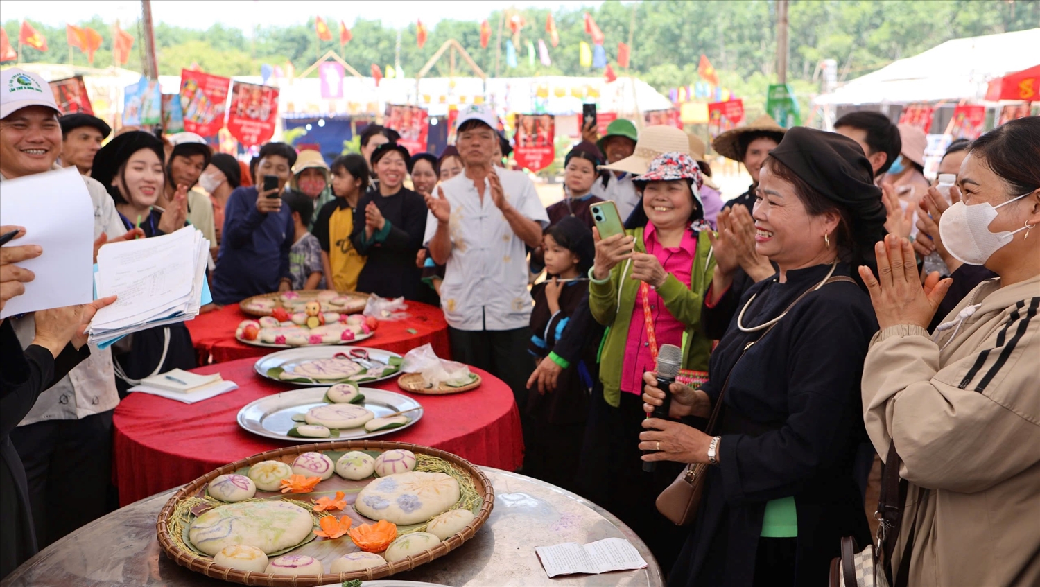 Em kg tin: Giữa Tây Nguyên, người Nùng An mở lễ hội Thanh Minh 10