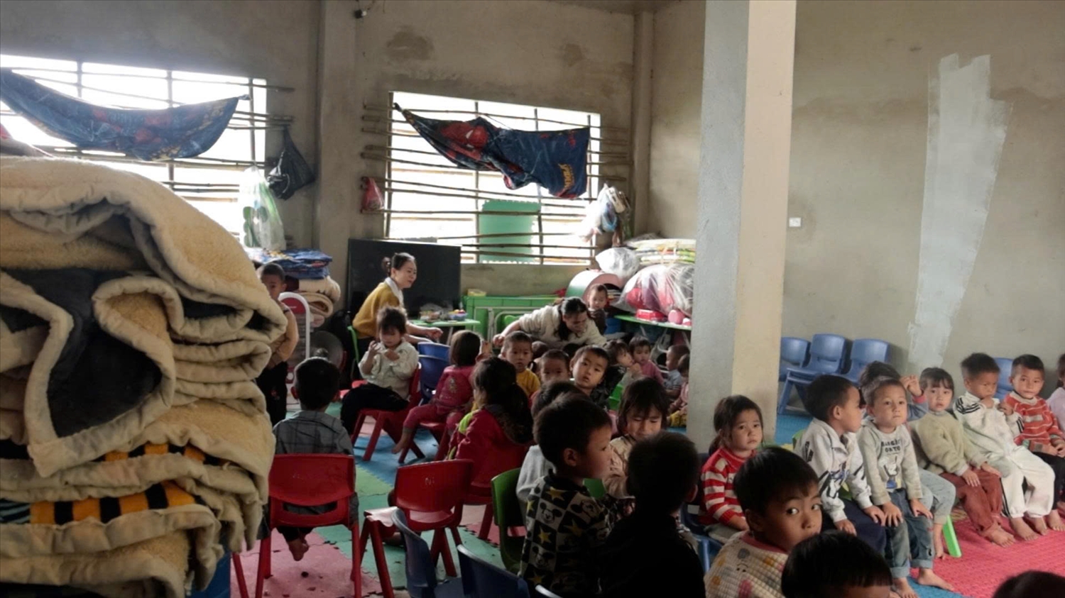 Lớp học tạm của các lứa tuổi Mầm non tại điểm trường Hỏm Trên (Ảnh Trọng Bảo)