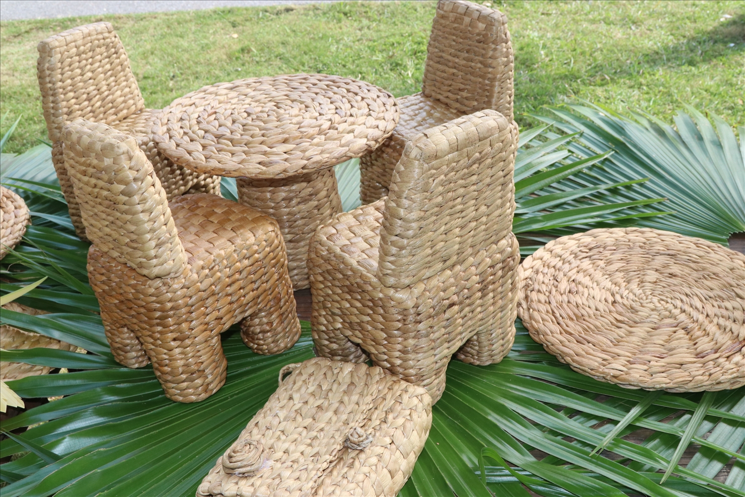 Mỗi sản phẩm là sự tỉ mỉ trong từng mối đan, tạo nên hình khối chắc chắn và thẩm mỹ