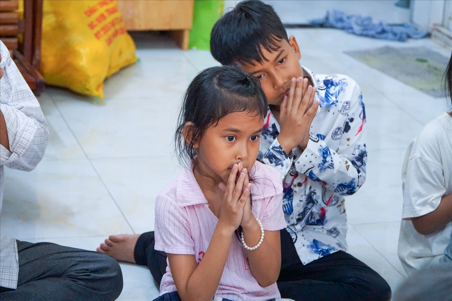 Trong ánh mắt ngây thơ, các em nhỏ Khmer đang tiếp bước gìn giữ cội nguồn của dân tộc mình