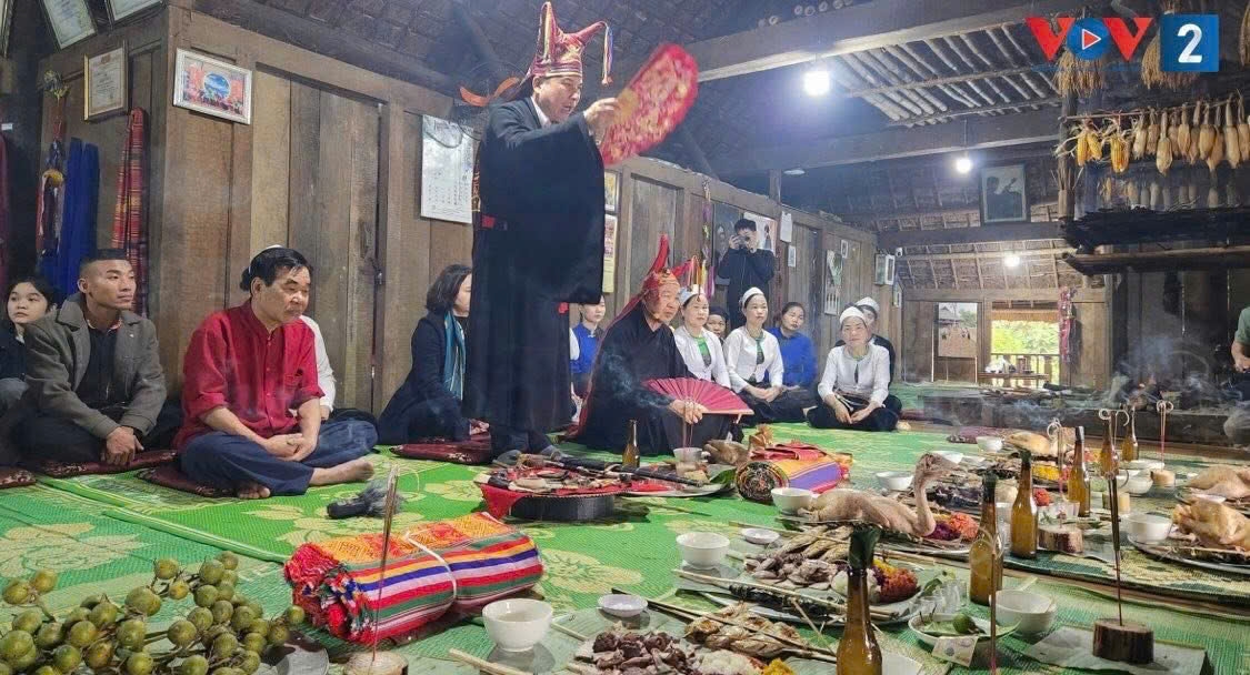 Lễ cúng vía bếp của người Mường – Nghi lễ giữ lửa, giữ hồn nhà 1