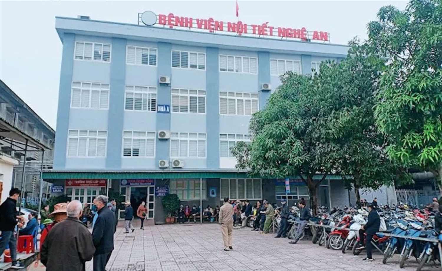 Bình quân mỗi ngày Bệnh viện Nội Tiết Nghệ An có khoảng 400 - 500 người đến khám và điều trị ngoại trú (Ảnh: CTV)