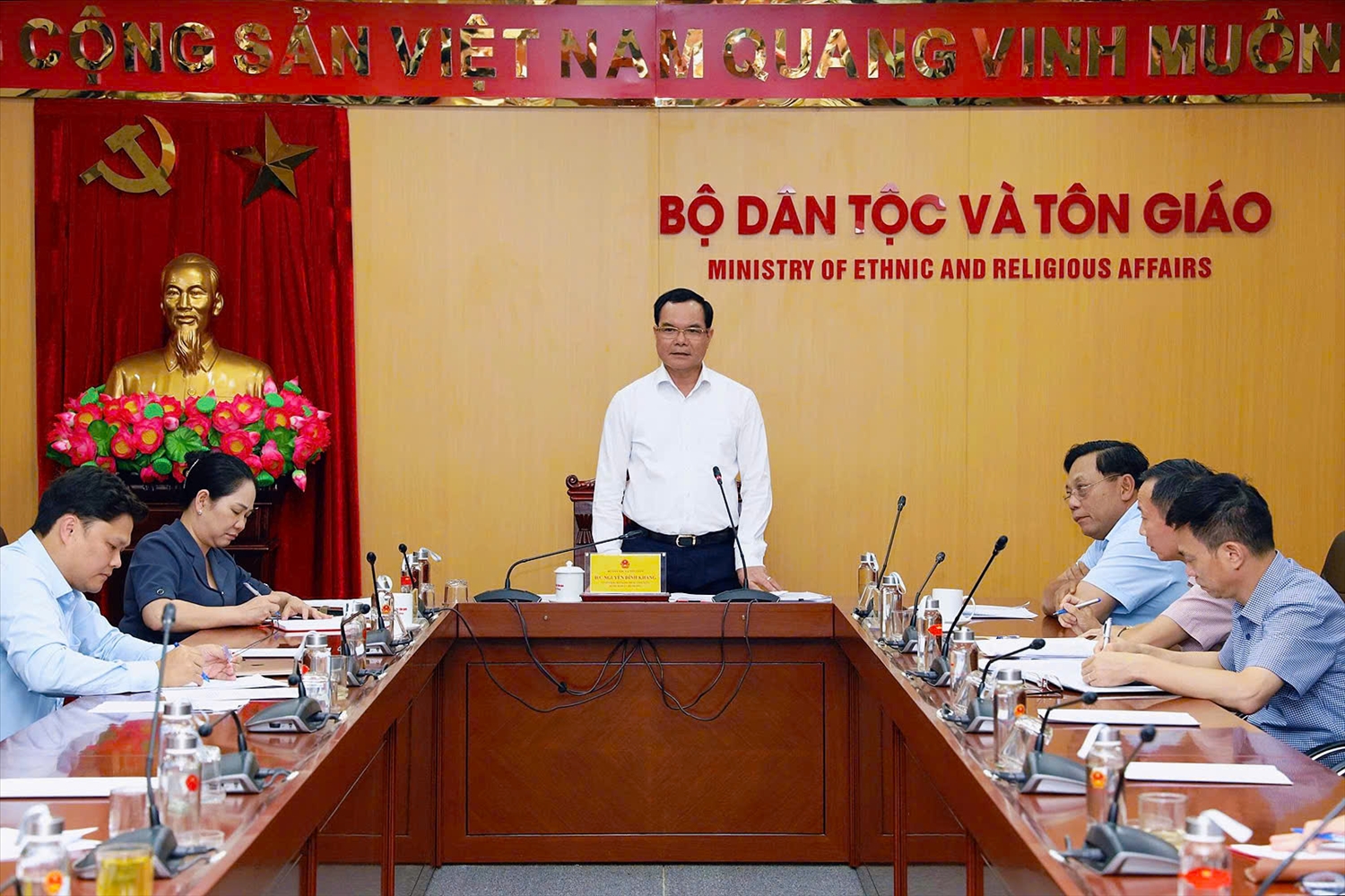 Bộ trưởng Bộ Dân tộc và Tôn giáo Nguyễn Đình Khang chỉ đạo cuộc họp Ban Chỉ đạo của Bộ Dân tộc và Tôn giáo về phát triển khoa học, công nghệ, đổi mới sáng tạo, chuyển đổi số và Đề án 06 