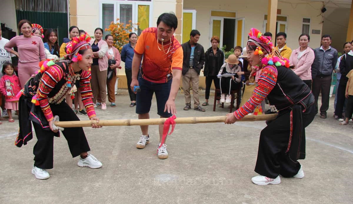 Nghị quyết nhằm tiếp tục thúc đẩy phát triển kinh tế - xã hội, nâng cao đời sống vật chất tinh thần cho đồng bào dân tộc Mảng, La Hủ (Ảnh Báo LC)