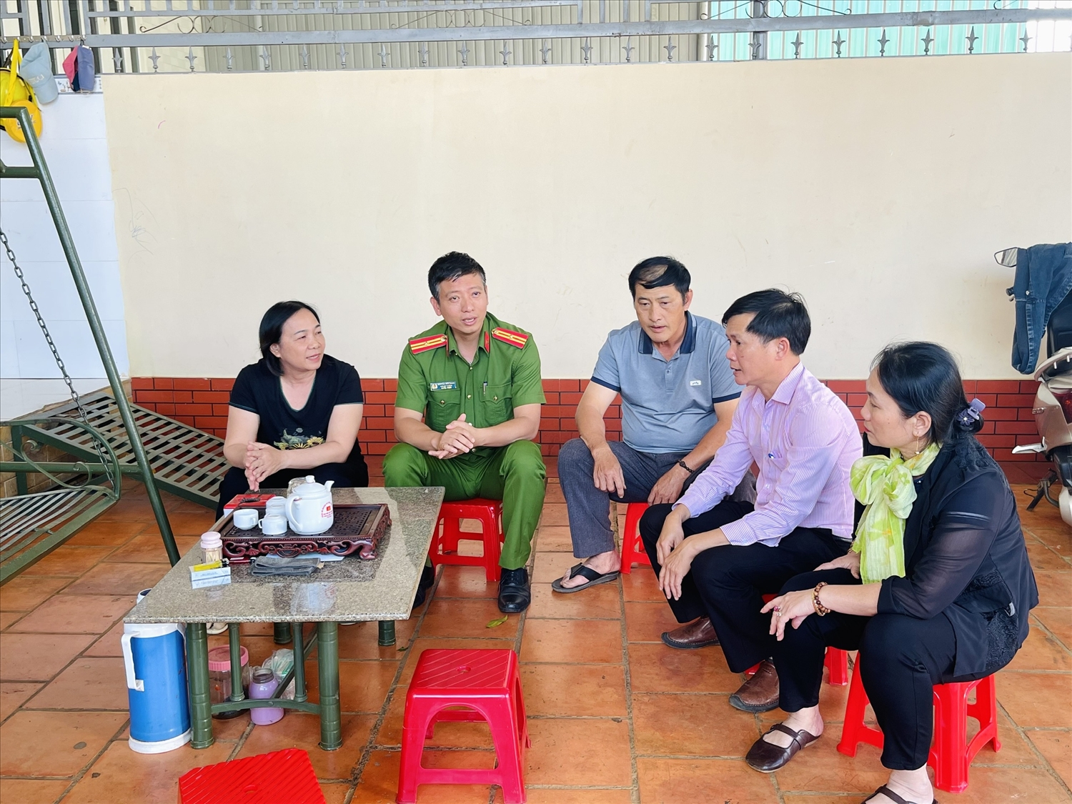 Anh Vũ Văn Lương, ở Tổ dân phố 5, Thị trấn Đắk Mil, huyện Đắk Mil đã được chính quyền, địa phương và NHCSXH qua tâm hỗ trợ để phát triển kinh tế sau khi chấp hành án phạt tù 