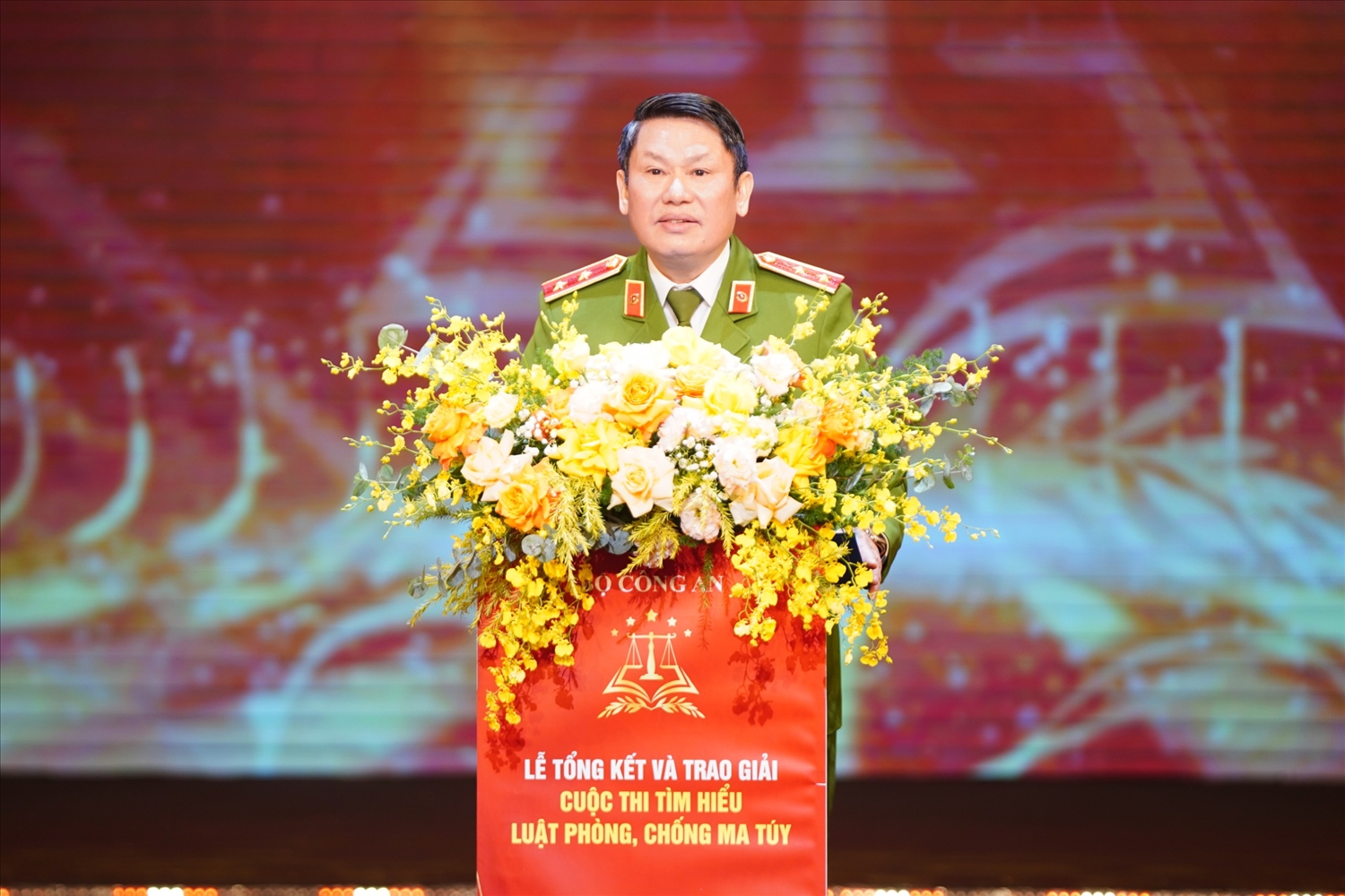 Trung tướng Nguyễn Văn Viện, Cục trưởng Cảnh sát điều tra tội phạm về ma túy (Bộ Công an) báo cáo tổng kết cuộc thi.