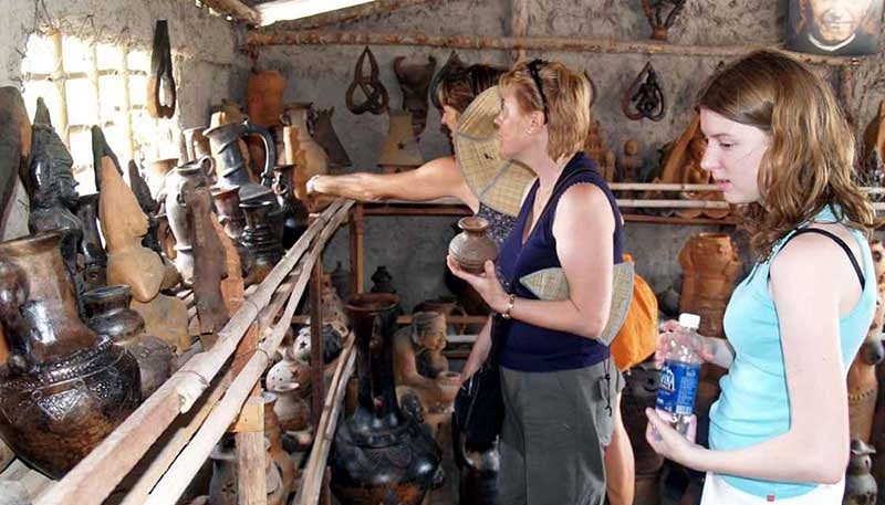 Nhiều làng nghề truyền thống tại Vĩnh Phúc trở thành địa điểm du lịch hấp dẫn cho du khách trong và ngoài nước.