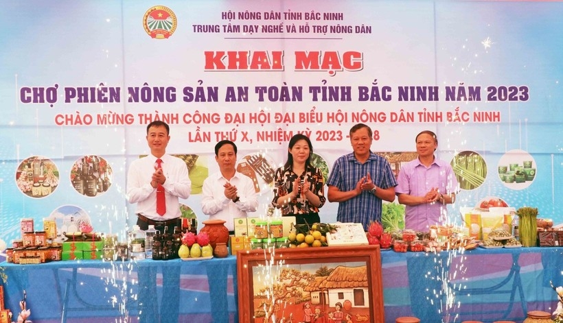 Hội Nông dân Bắc Ninh mở Chợ phiên nông sản an toàn năm 2023.