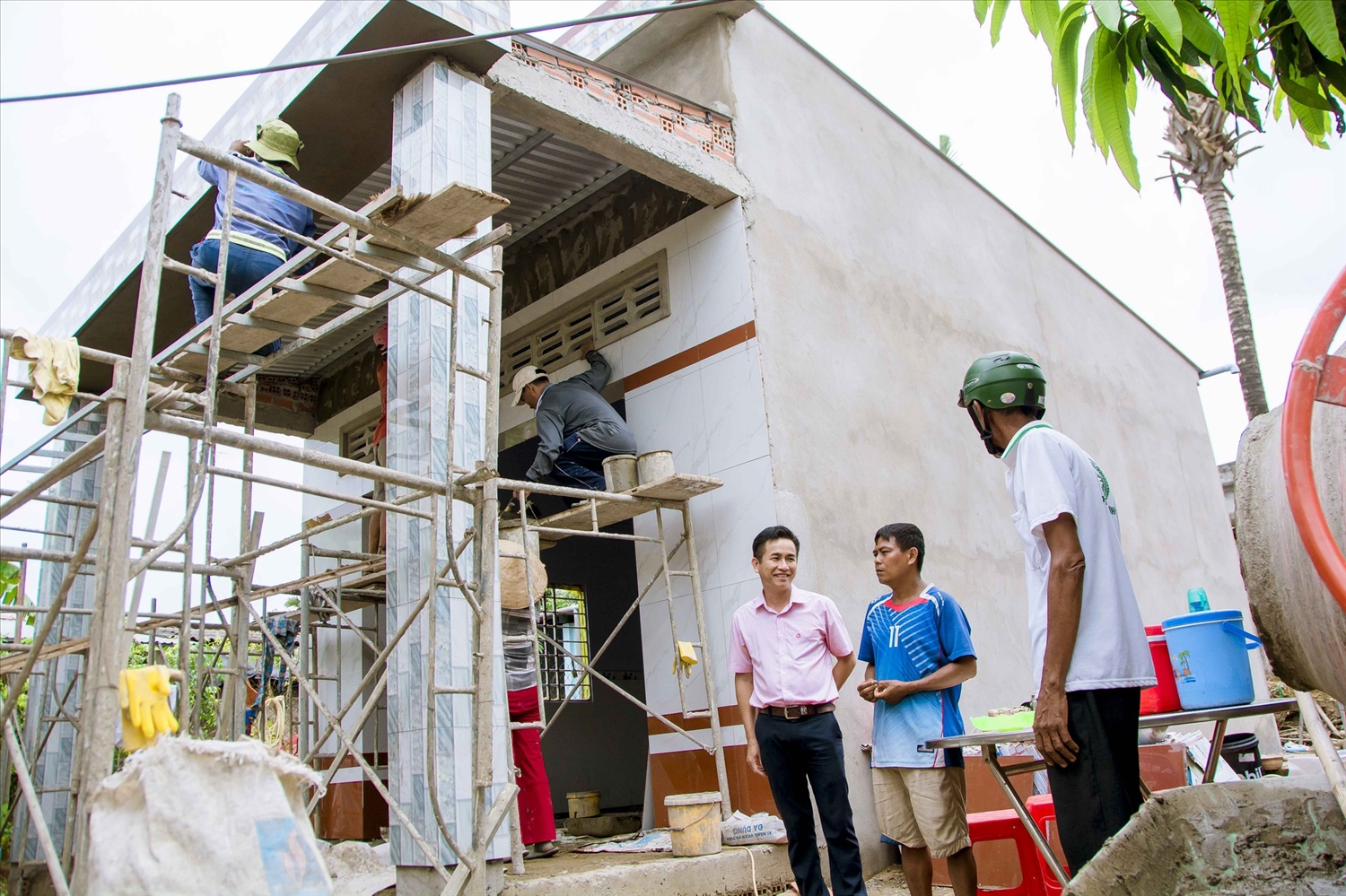 Được hỗ trợ nhà ở, nhiều hộ nghèo, hộ cận nghèo trên địa bàn tỉnh Trà Vinh vươn lên phát triển kinh tế.