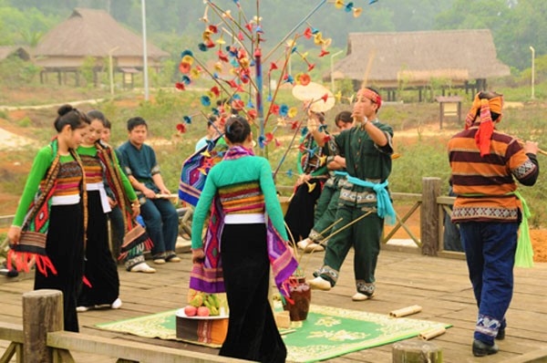 Lễ hội Chá Chiêng của dân tộc Thái tại tỉnh Hòa Bình