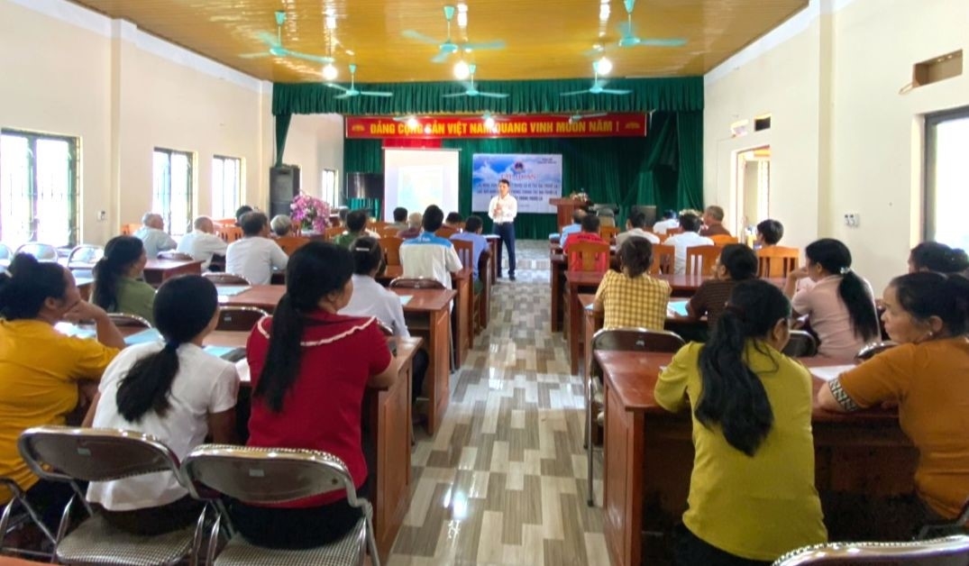 Cán bộ, hội viên nông dân nhiều xã tại huyện Bạch Thông, Bắc Kạn tham gia lớp tập huấn về PCTH của thuốc lá