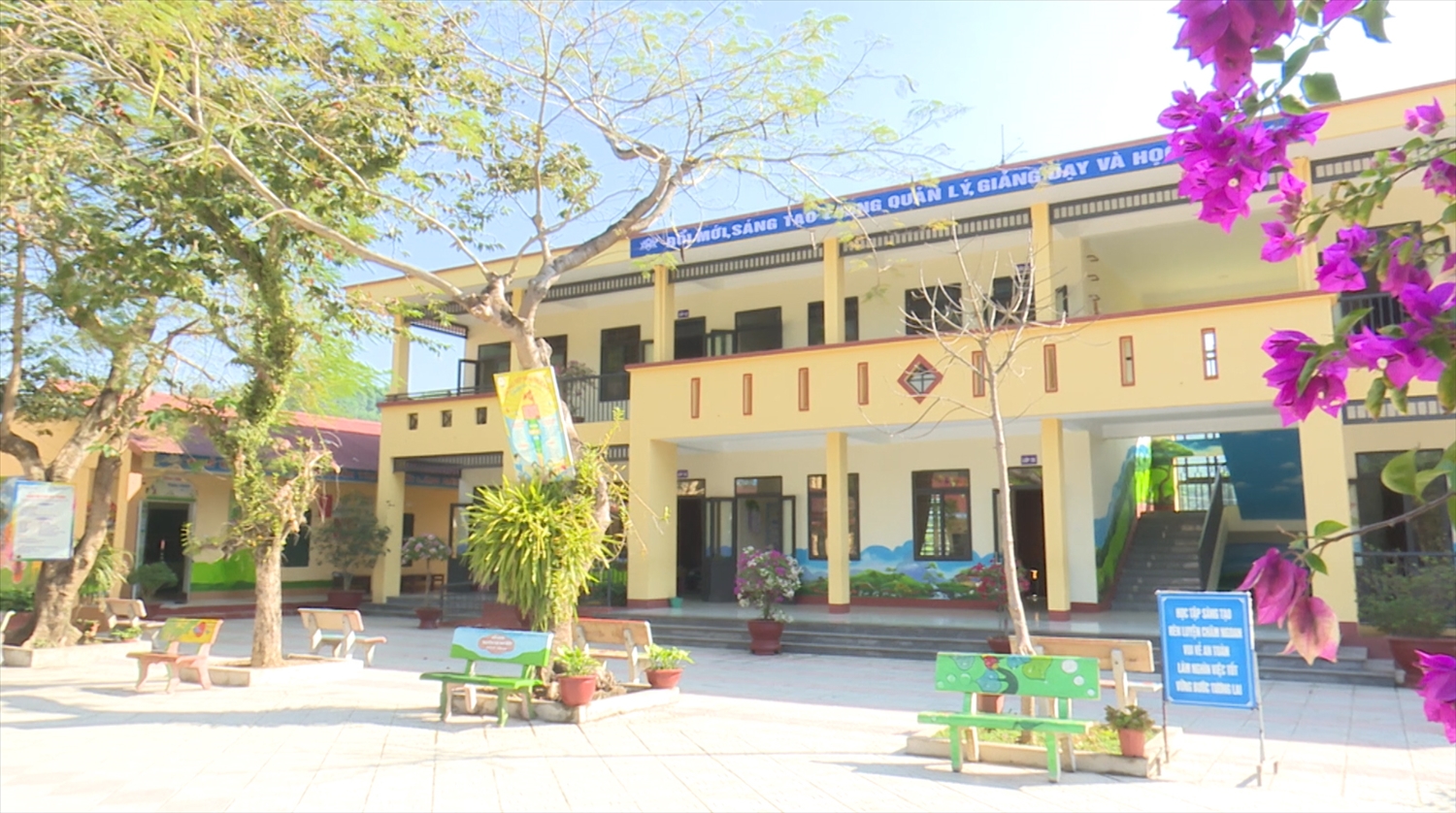 Trường Tiểu Học Sa Lung, xóm Làng Giếng, xã Tân Long được đầu tư bằng vốn của Chương trình MTQG 1719.
