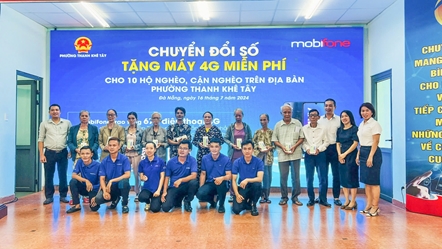 MobiFone triển khai chương trình “Đổi máy 2G, ưu đãi bất ngờ” mang tới nhiều ưu đãi hấp dẫn như miễn phí đổi SIM 4G, tặng gói cước data, tặng điện thoại feature phone 4G