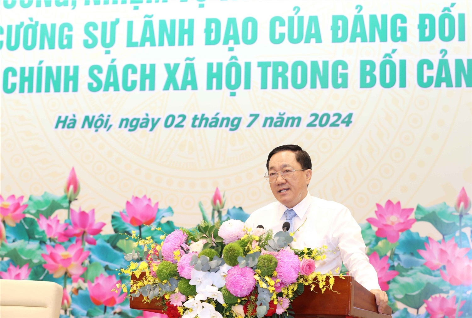 Tổng Giám đốc NHCSXH Dương Quyết Thắng báo cáo kết quả triển khai thực hiện tín dụng chính sách xã hội