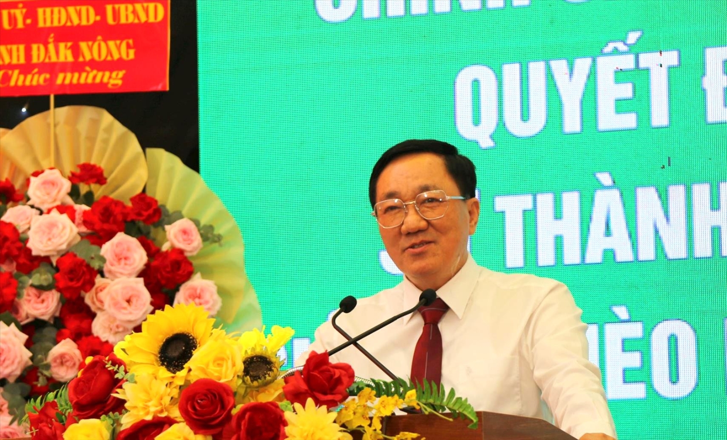 Tổng Giám đốc NHCSXH Việt Nam Dương Quyết Thắng khẳng định NHCSXH Việt Nam sẽ ưu tiên nguồn vốn cho Đắk Nông thực hiện các chương trình tín dụng chính sách